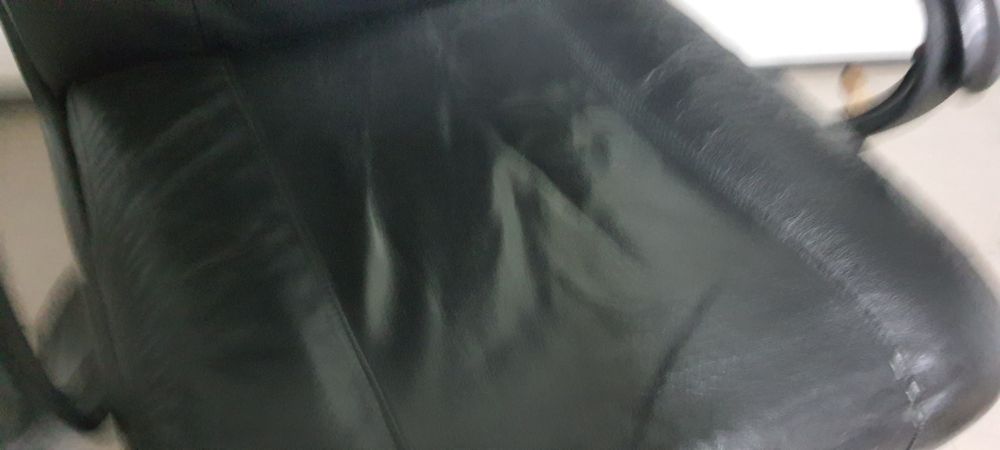 Cadeira escritório em pele