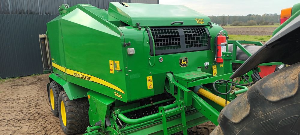 Prasoowijarka John Deere 744H Premium