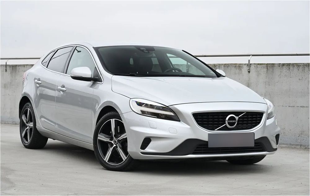 Volvo V40 D2 2.0 R DESIGN Klima Navi PDC Alcantara Nowe Opony i Hamulce Jak Nowa