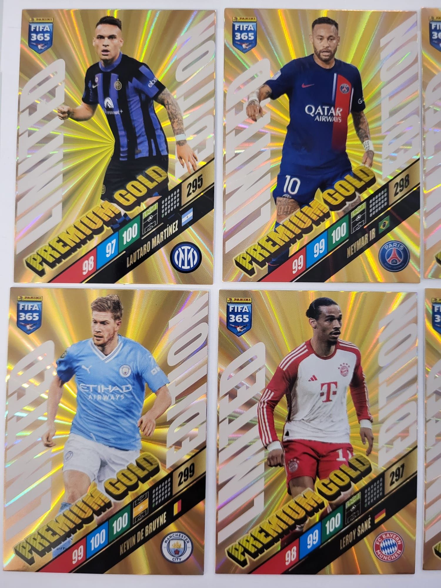 Karty Limited Gold PANINI FIFA 365 z 2024r.