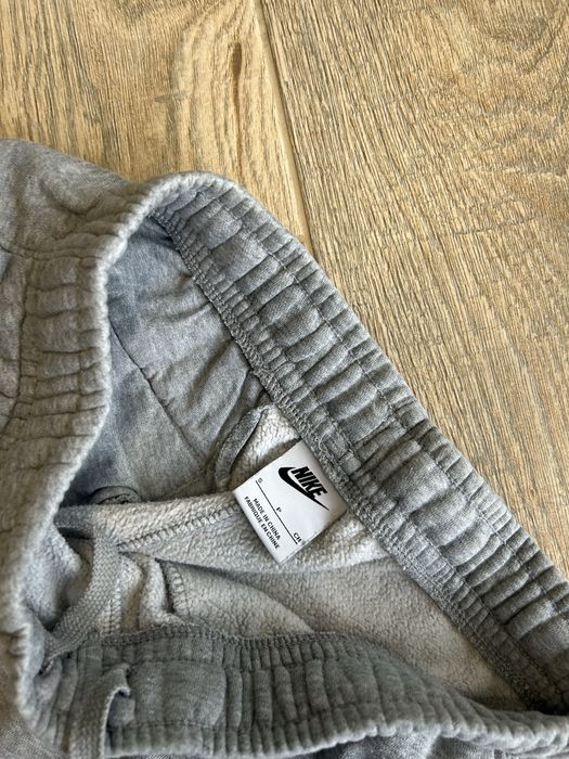 Спортивні штани Nike