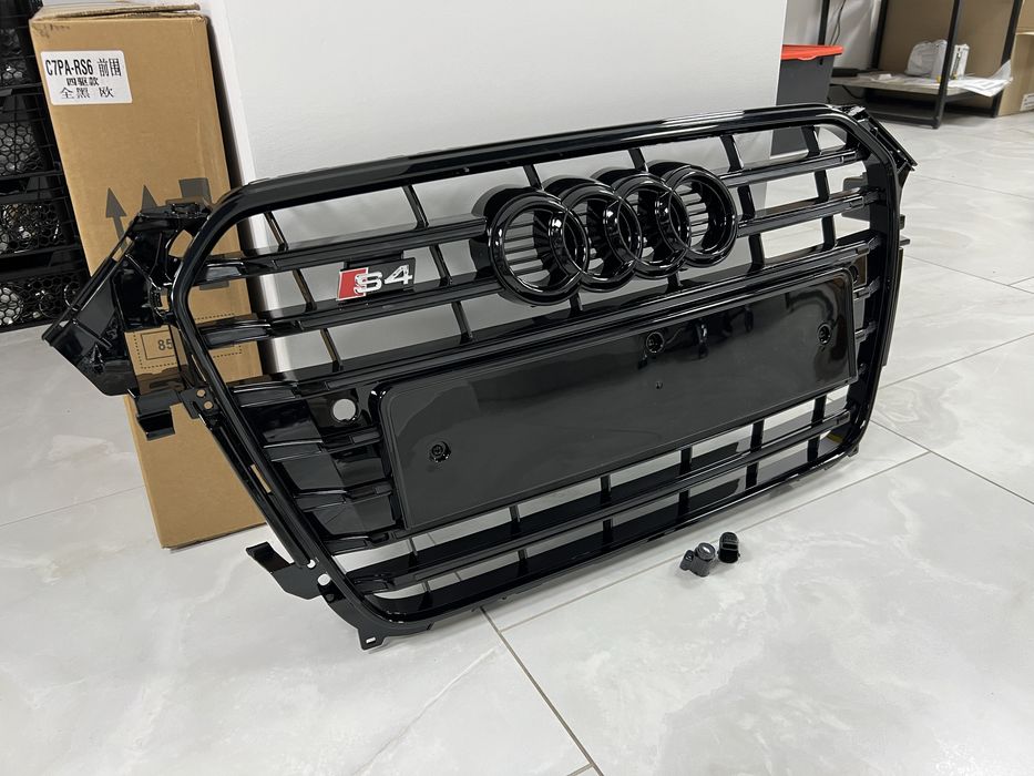 Решітка радіатора Audi A4 B8 в стилі S S4 Решетка передняя Ауди черная