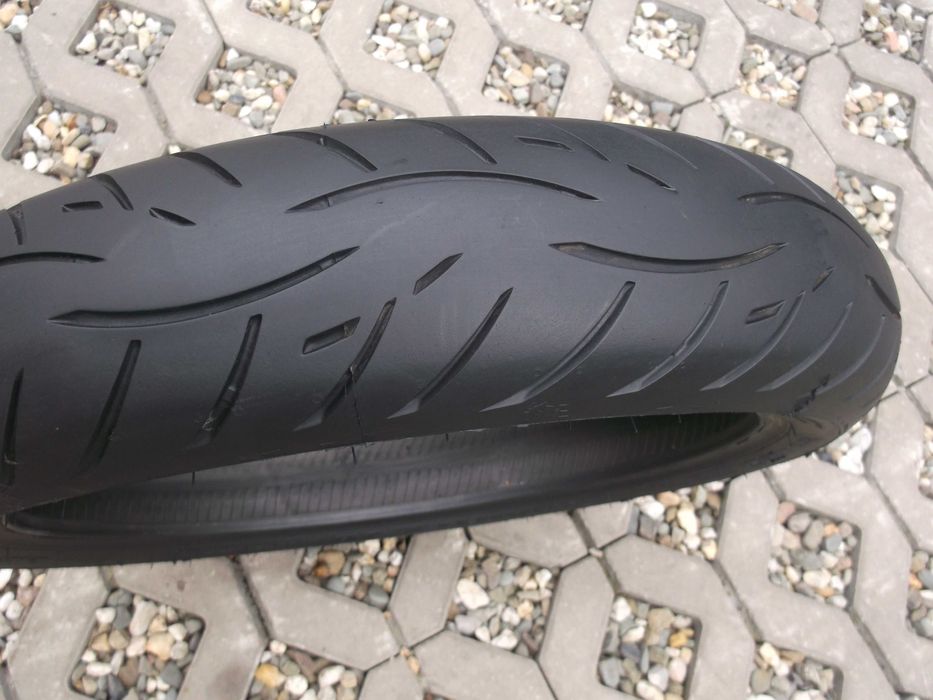 opona 120/70ZR17	Metzeler Roadtec z8 interact dot5015 3,2mm