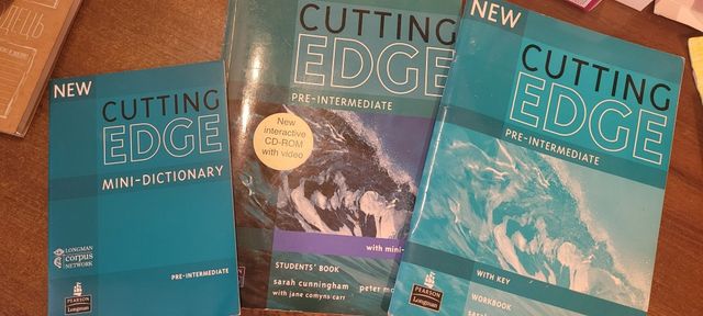 Продам книжки Cutting edge А2, Market Leader business, Outcomes та Emp