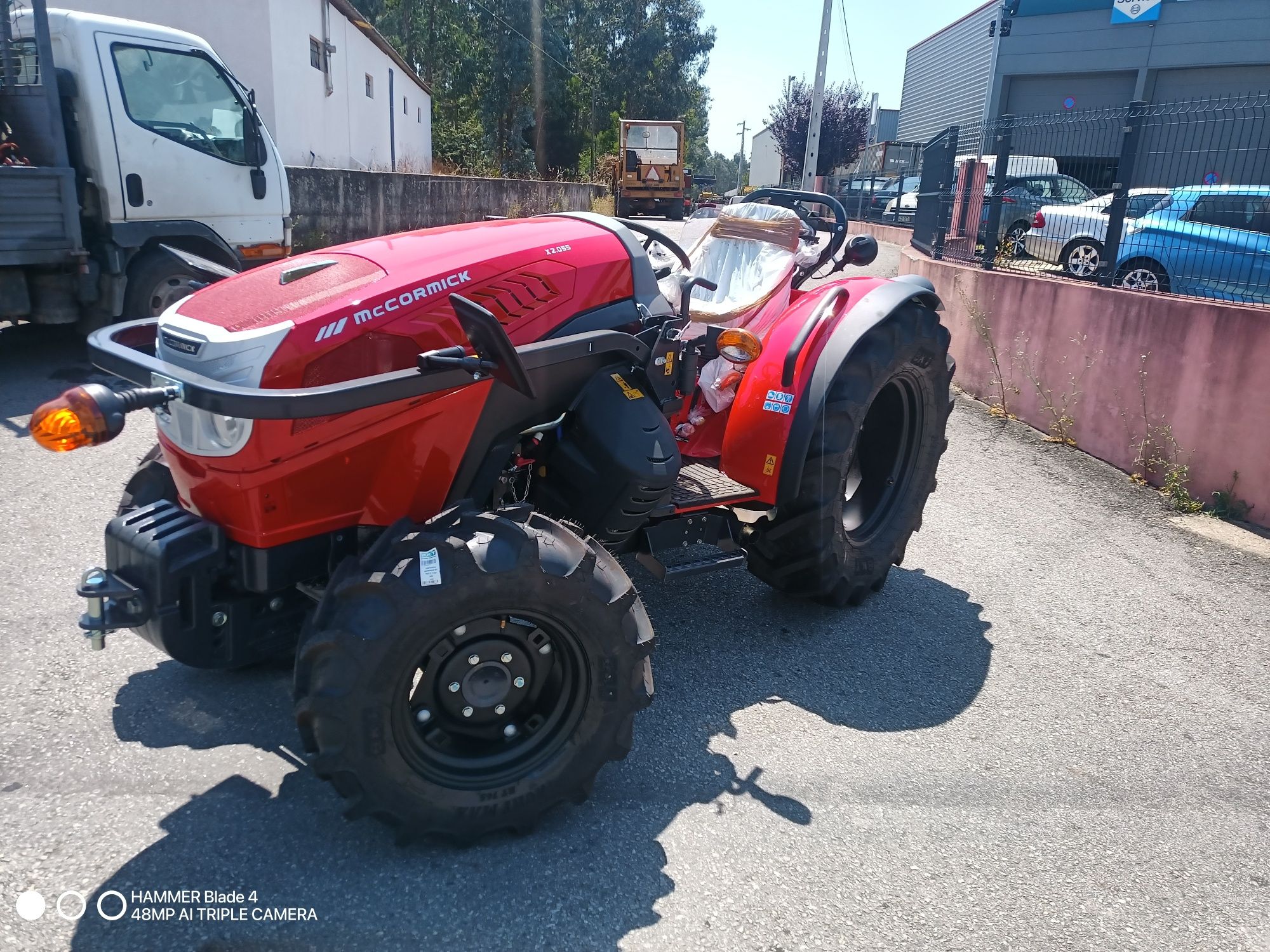 Trator McCormick x2 055