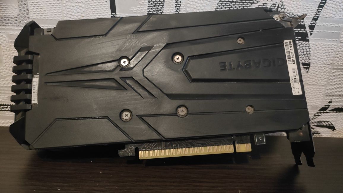 Відеокарта GTX 1050 Ti 4 gb GDDR5 Gigabyte