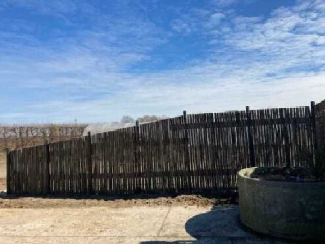 Estacas tratadas com o tratamento antigo em bom estado