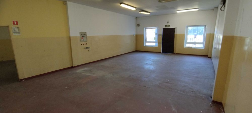 Magazyn 200 m2, hala murowana do wynajęcia. WC, biuro. Blisko zjazdu z