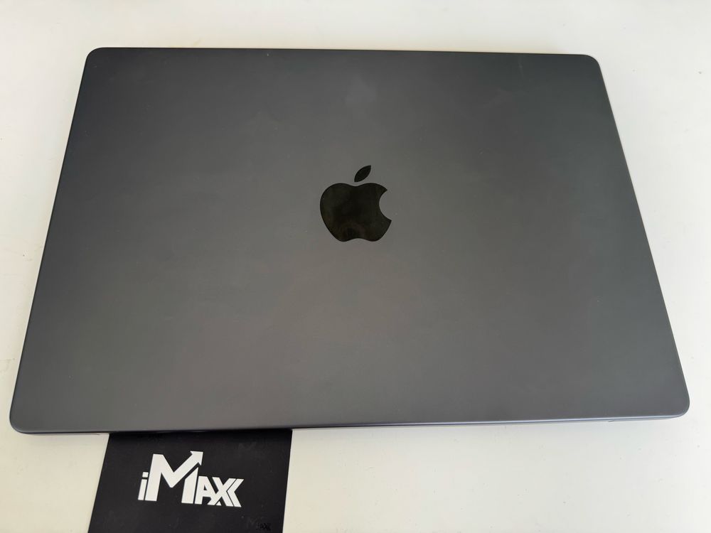 MacBook Pro 14” M4 2024 16/512Gb Space Black Новий стан вітрина 1195€