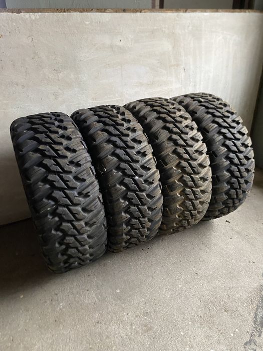 30x10r15 Mongrel Kanati - COMO NOVOS