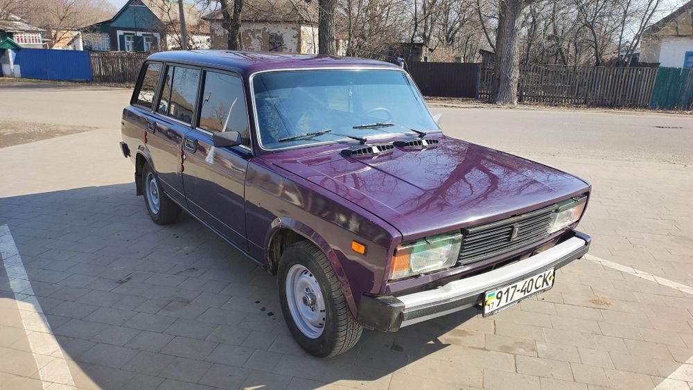 Автомобіль Лада ваз 2104