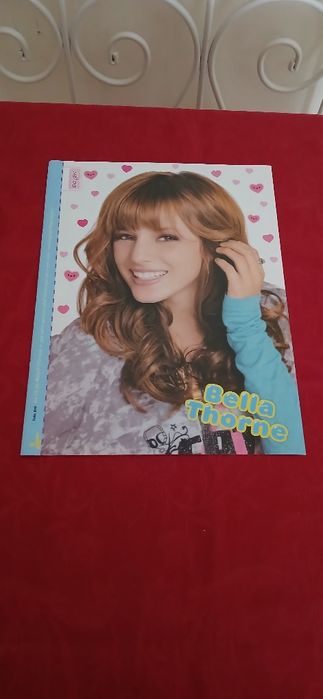 Poster Bella Thorne