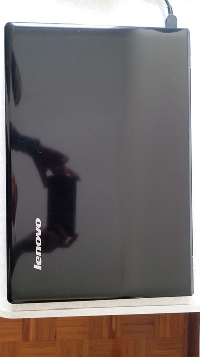 Portátil Lenovo Ideapad 300