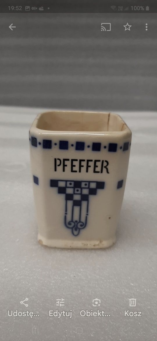 Pojemnik ceramiczny na pieprz 1944r.
