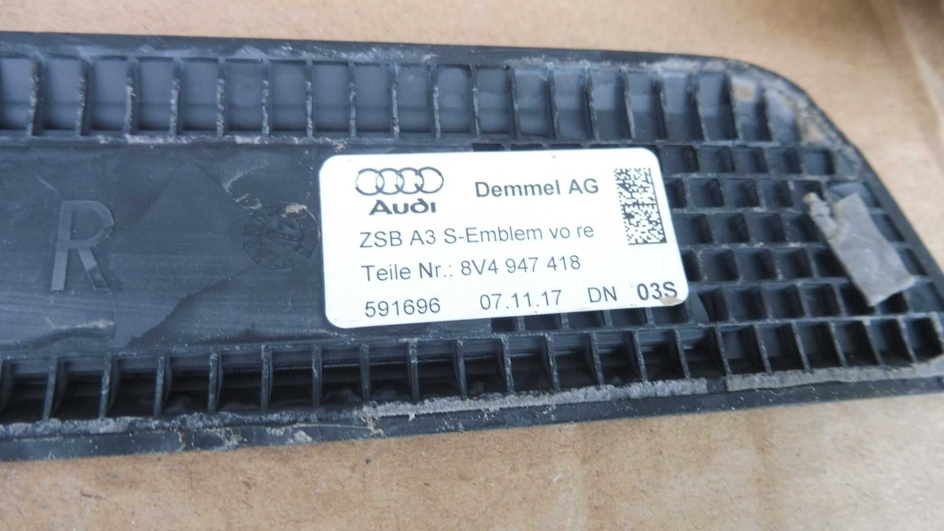 Listwa  Progowa  S-LINE KOMPLET AUDI S3 8V LED Sedan LIFT