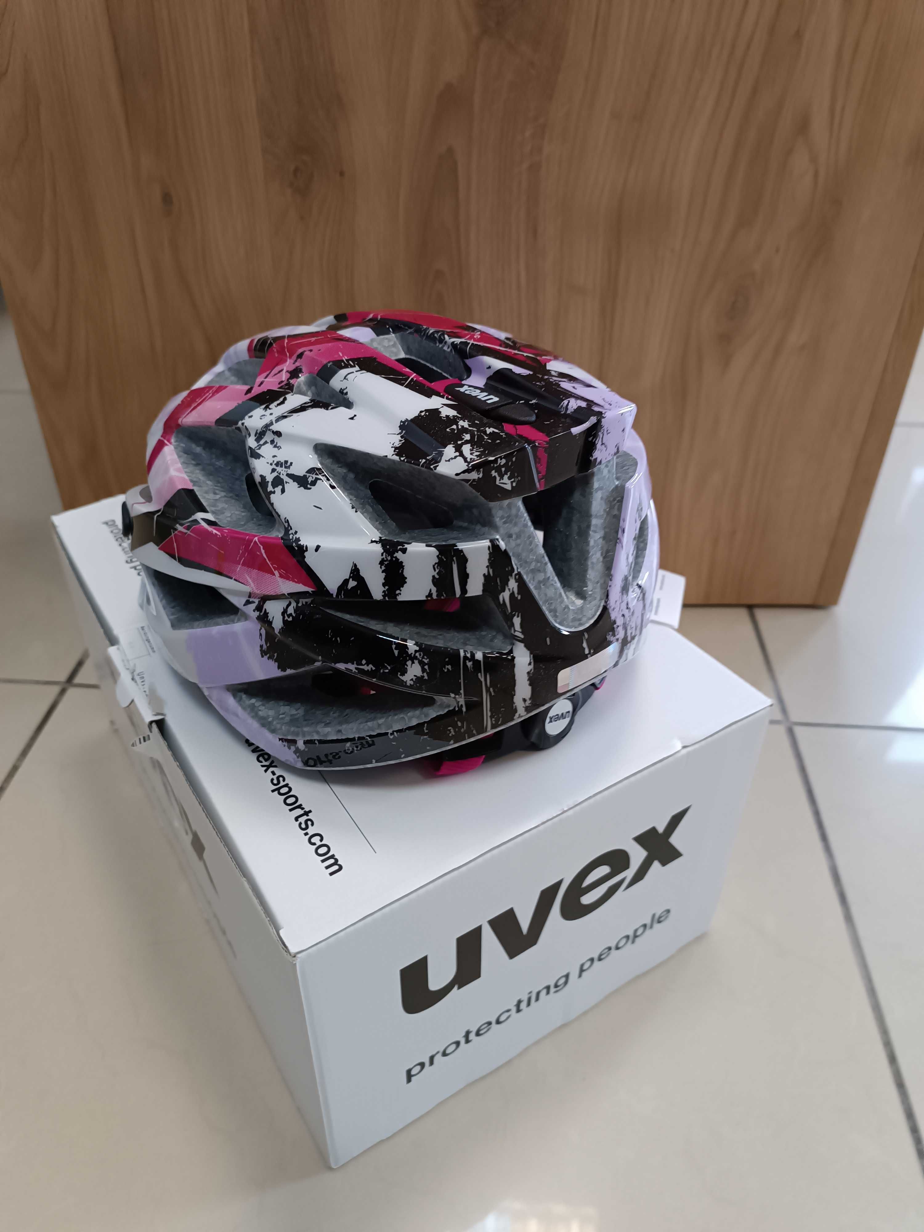 kask rowerowy marki UVEX