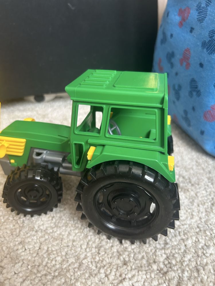 Wader traktor z przyczepką i koniem