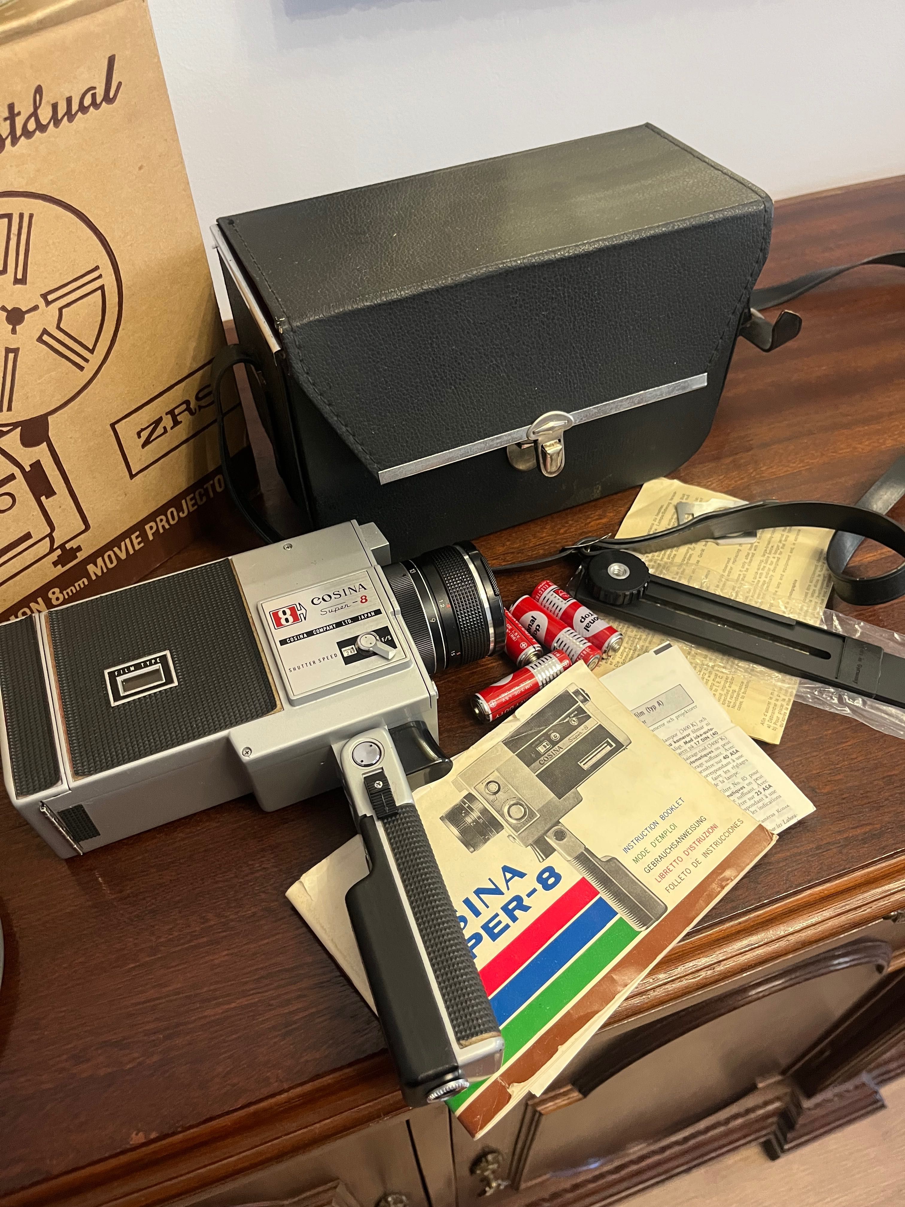 Duas Máquinas de filmar e protestar com cassettes novas
