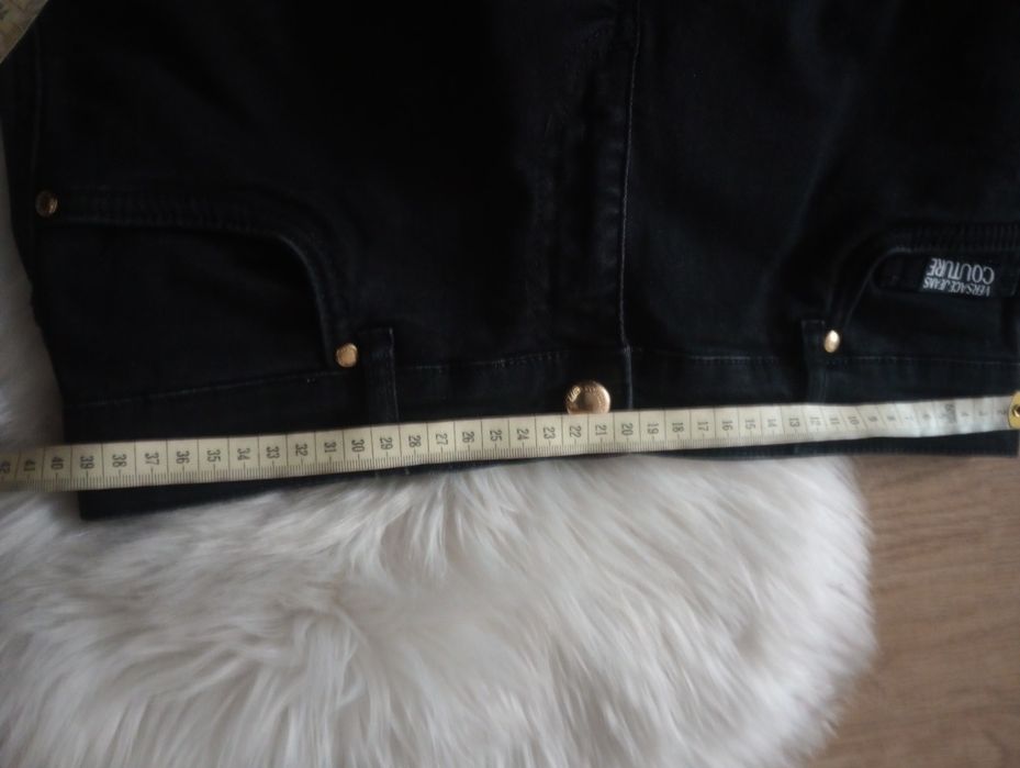 Spodnie czarne jeansowe Versace