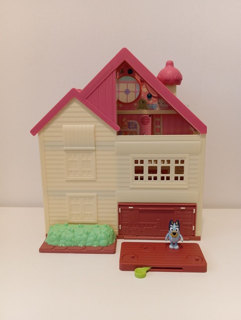 Casa da Bluey - Bluey Ultimate Lights & Sounds Playhouse