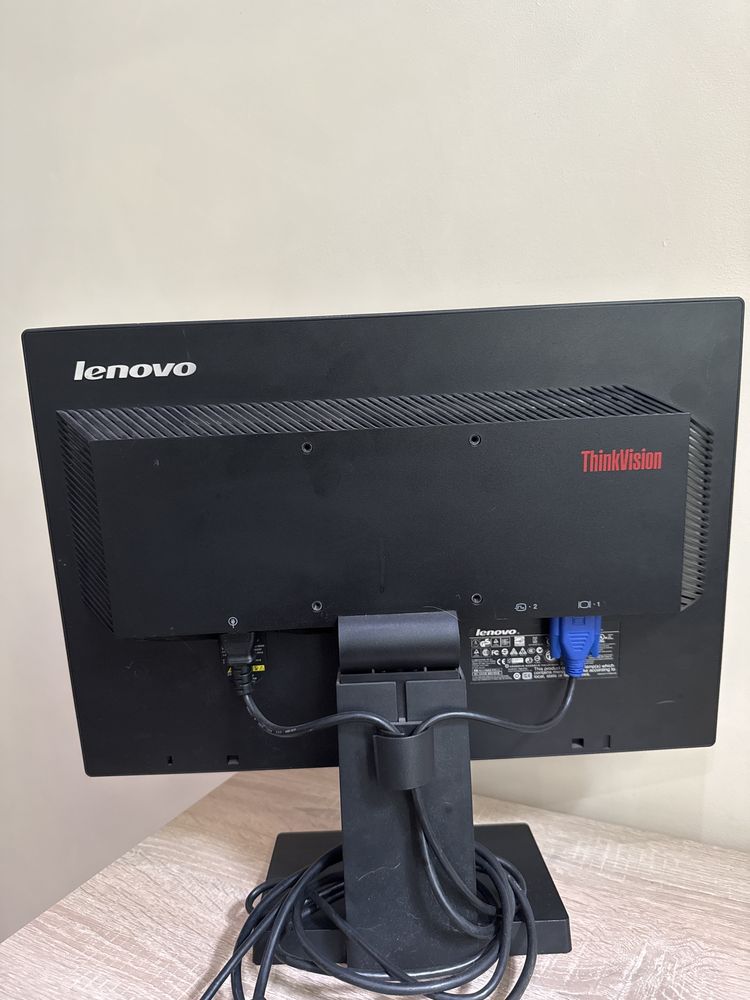 Monitor Lenovo 19 cali ThinkVision