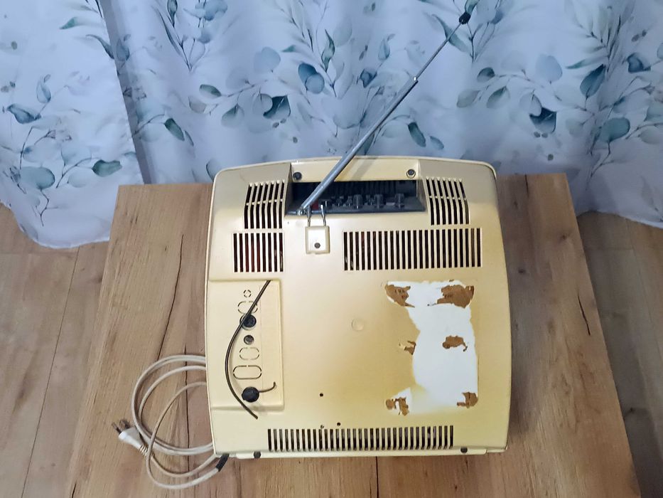 telewizor przenośmy NEPTUN 150M firmy Unitra Unimor PRL