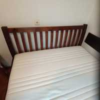 Łóżko drewniane z materacem memory Ikea