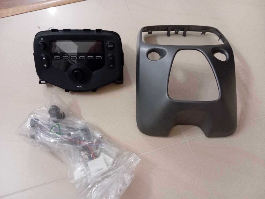 Oryginalne radio Toyota Aygo 2, auto z rocznika 2020