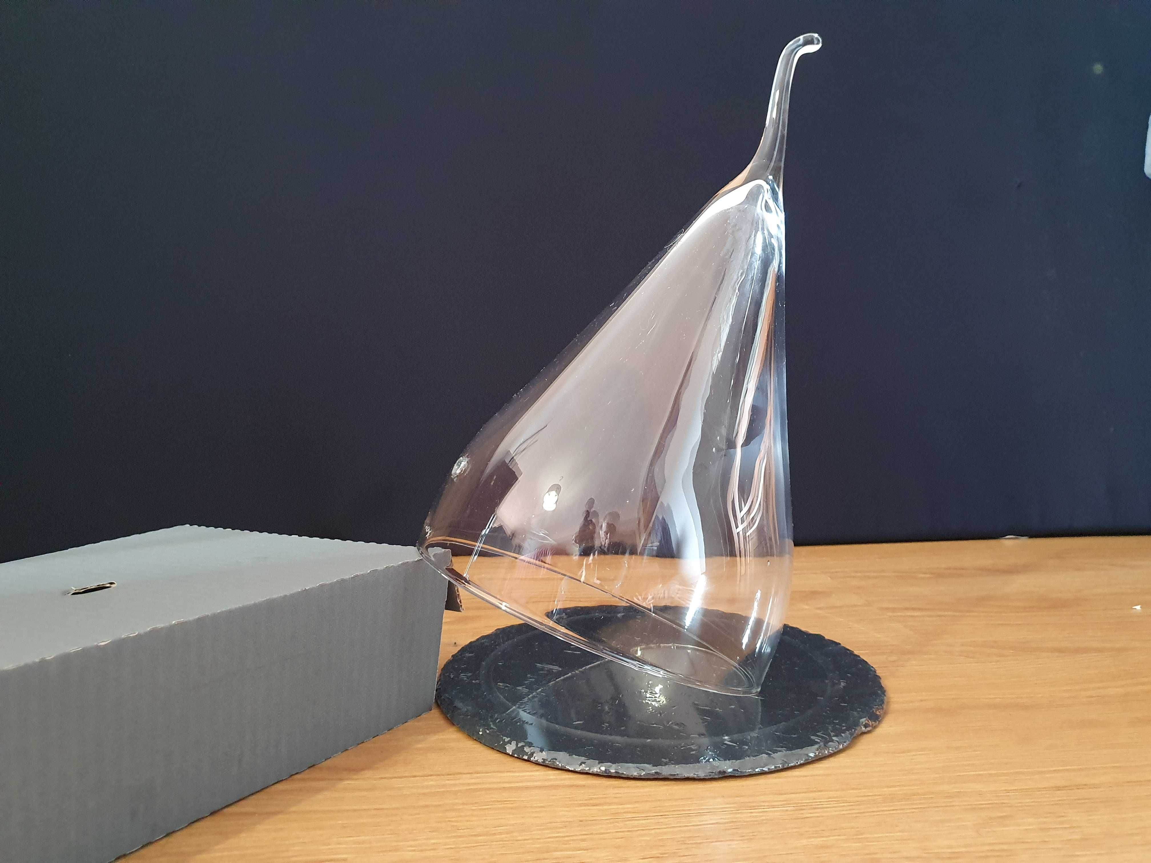 Base em pedra para alimentos com tampa de vidro Nude Glass
