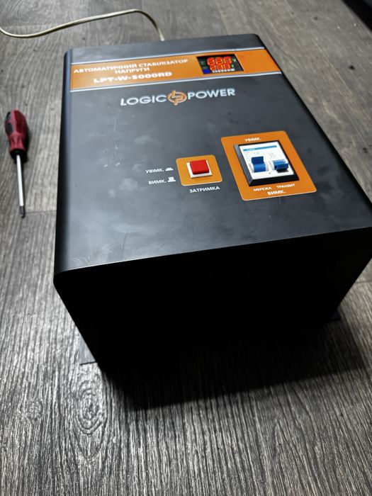 Стабилизатор напряжения  Logic Power 3,5 Квт