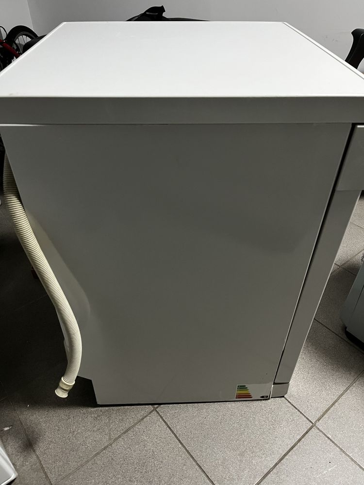Посудомийна машина Miele
