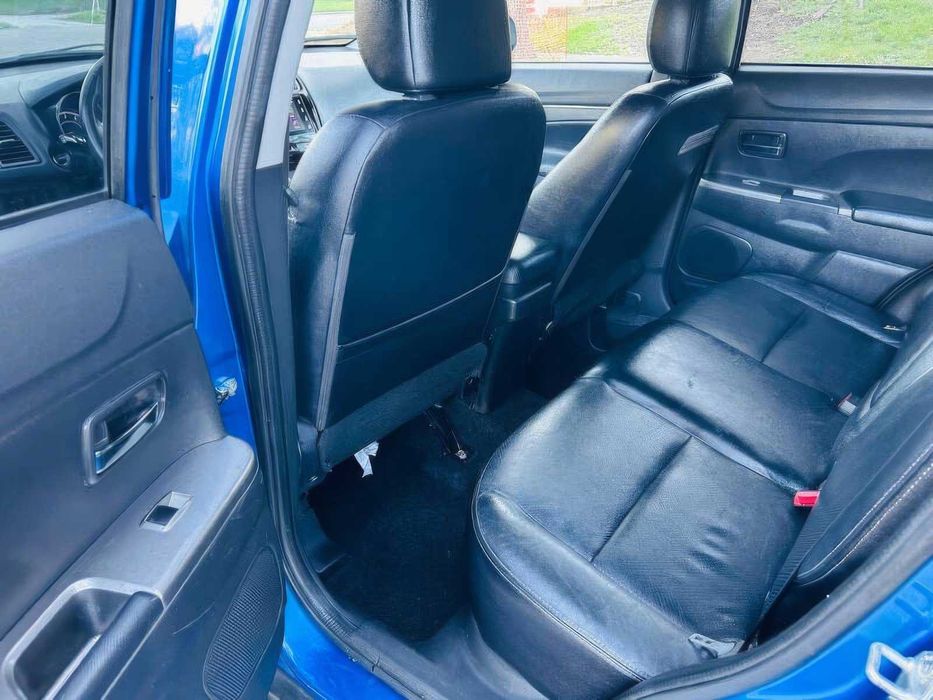 Mitsubishi Outlander      2018