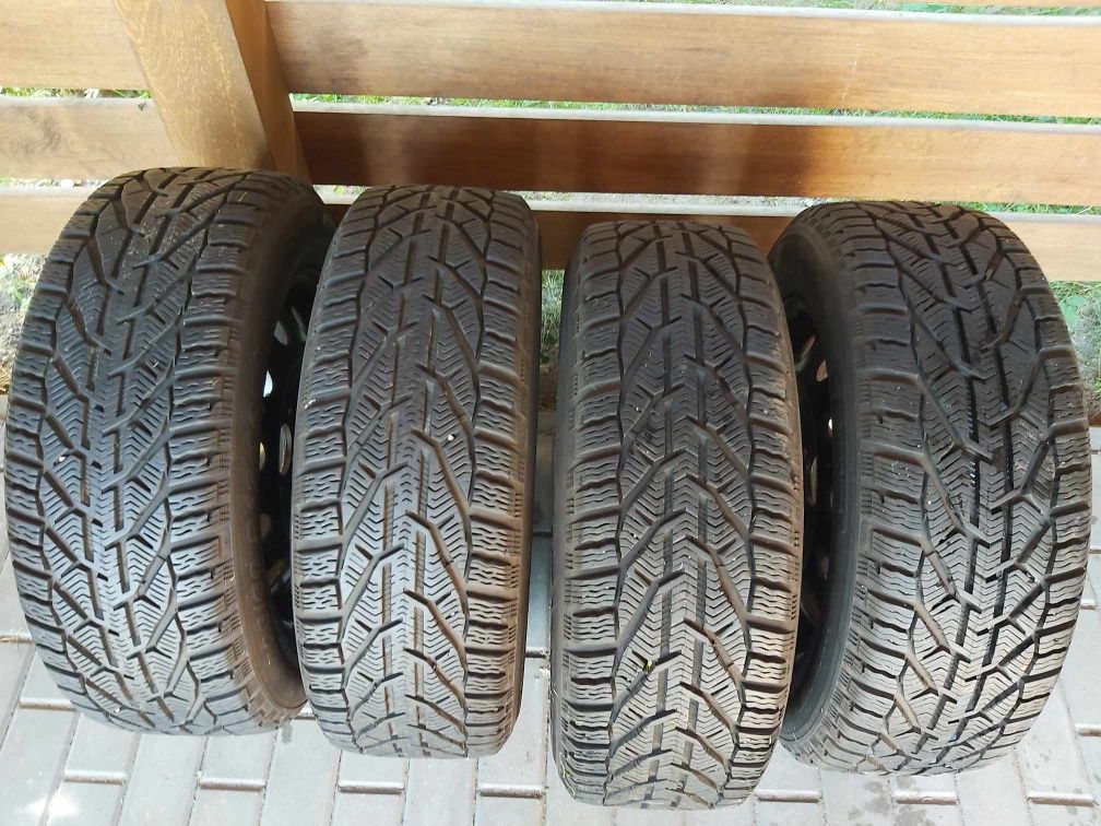 Opony zimowe z felgami 225/60 R17