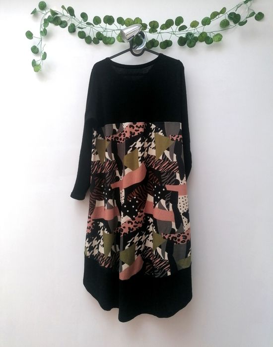 Vestido Preto Multicor de Inverno