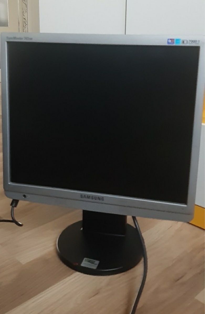 Monitor Samsung Sync Master 743BM