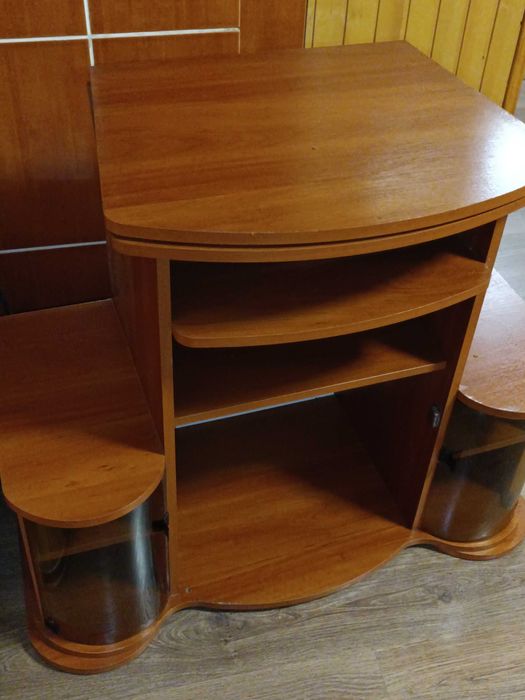 Тумбочка під телевізор