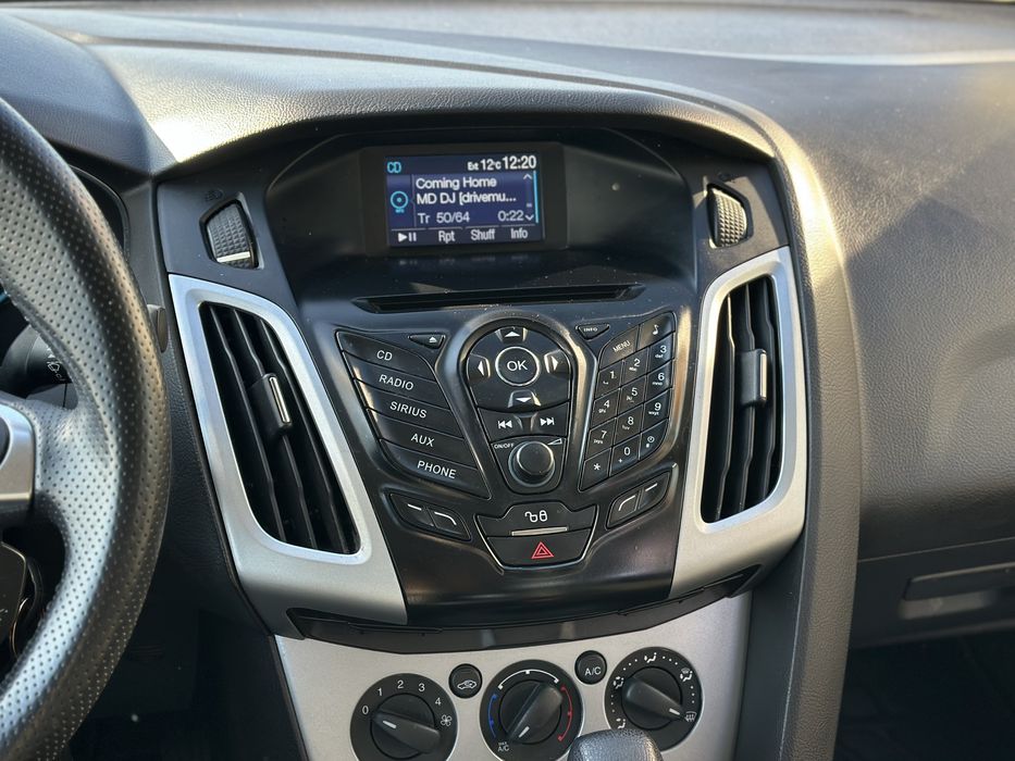 FORD FOCUS 2012 року, 2.0 бензин, автомат, передній привід.