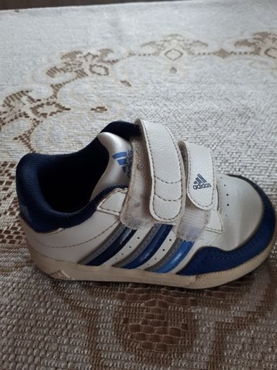 Buty Adidas białe rozm. 22