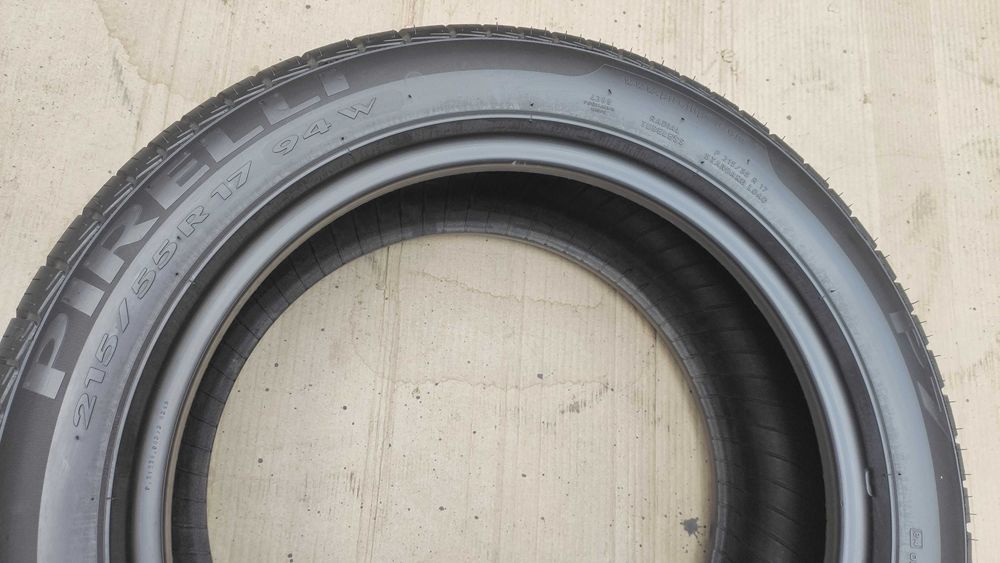шини 215/55R17.  Pirelli.