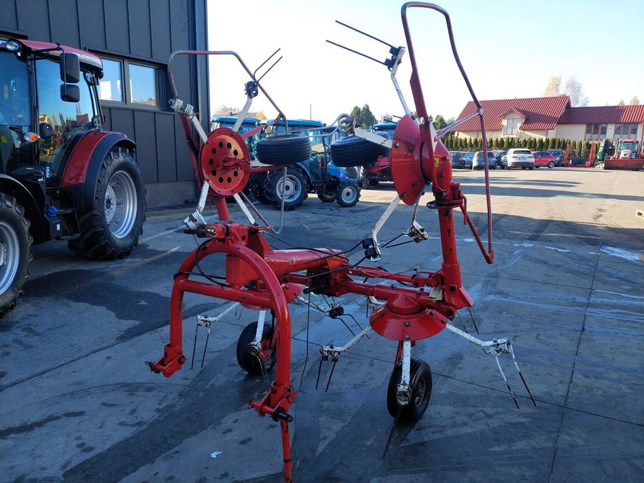 Przetrząsacz Karuzelowy Pottinger HIT 47 N - Pająk do siana Pottinger