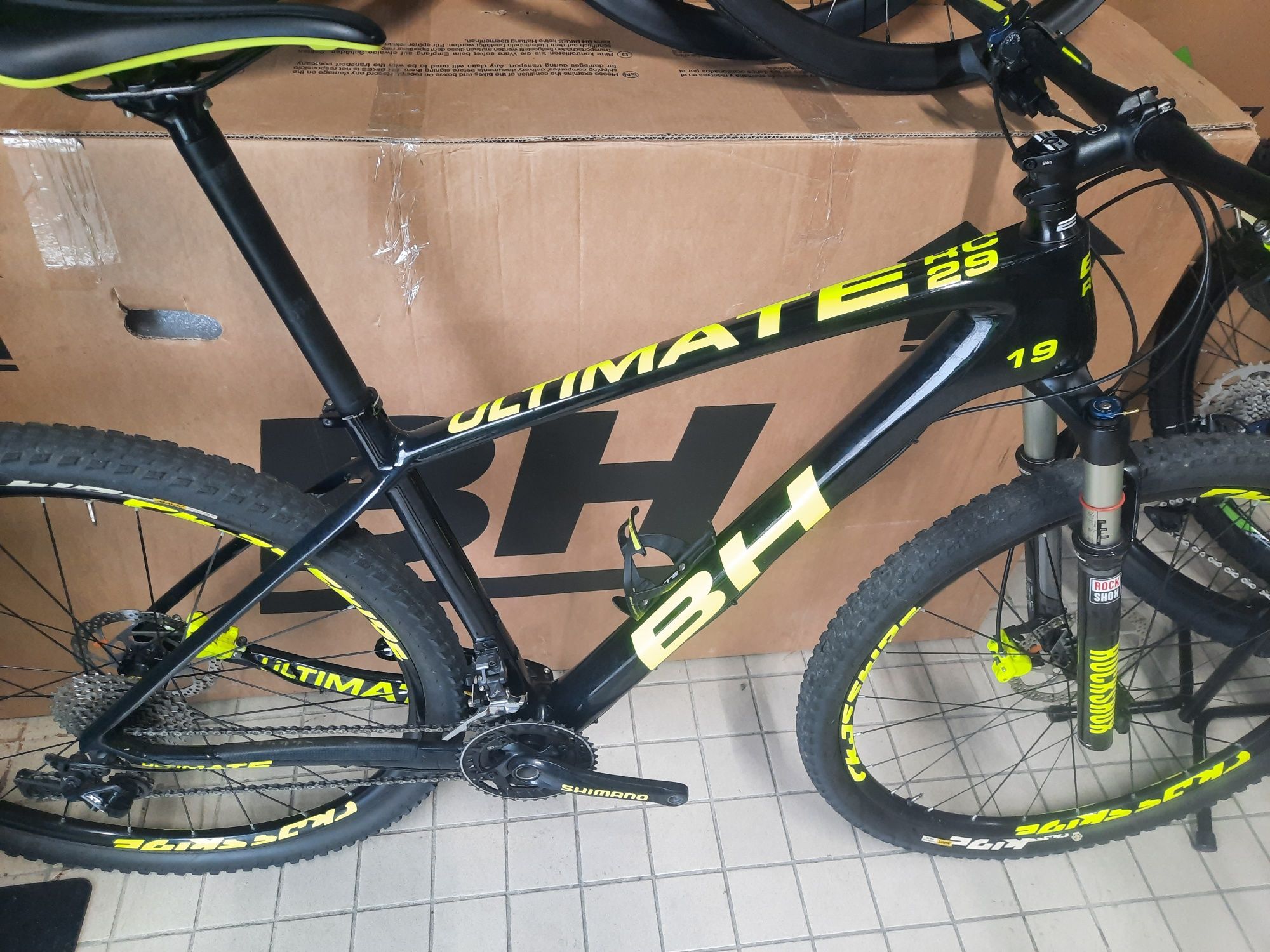 Bh de carbono  29 L impecavel