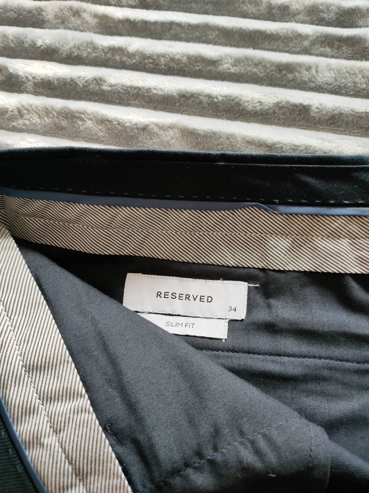 Spodenki Reserved