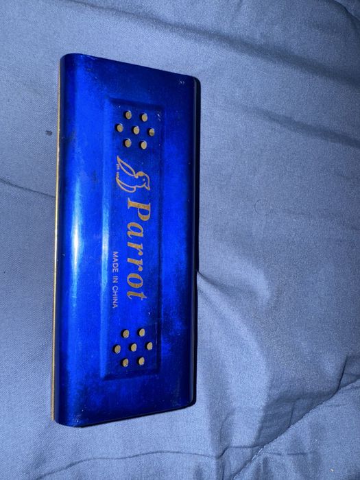 harmónica da marca Parrot