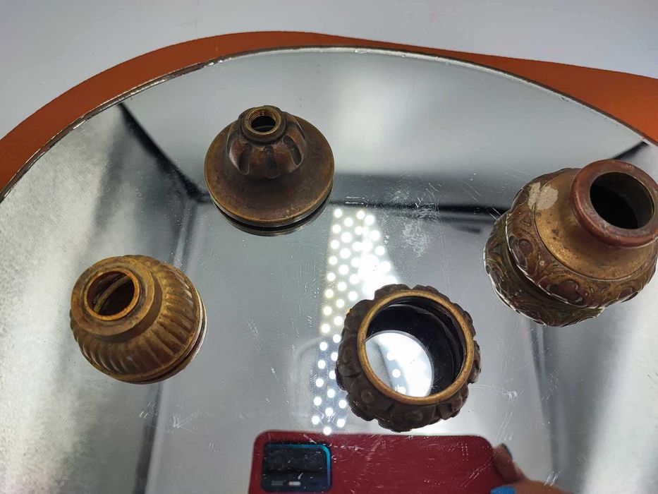 Przedwojenna mosiężna część do żyrandol kinkietu środek,kielich,cena 1