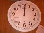Zegar ścienny Seiko 30cm duży duże cyfry biały radiowy nowy QHR027W