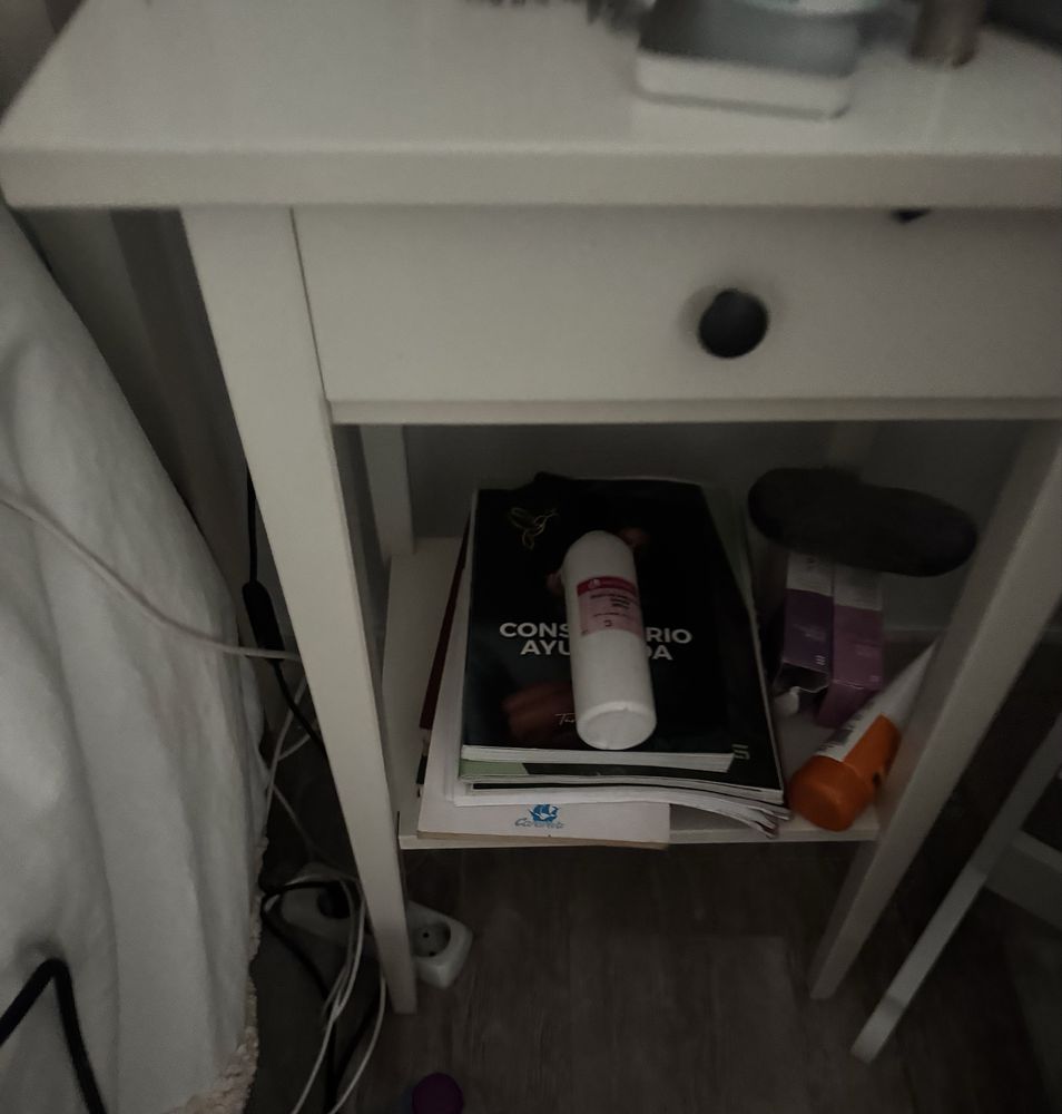 Mesa cabeceira ikea