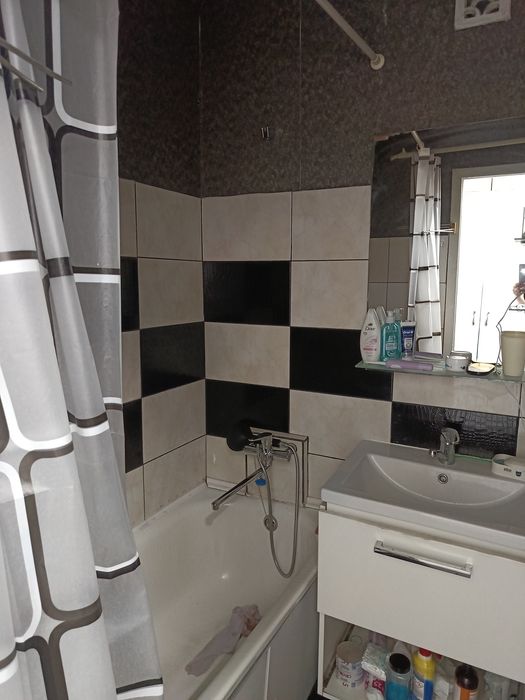 Продам 1 квартиру,  косметичний ремонт, вул.6Грудня 135