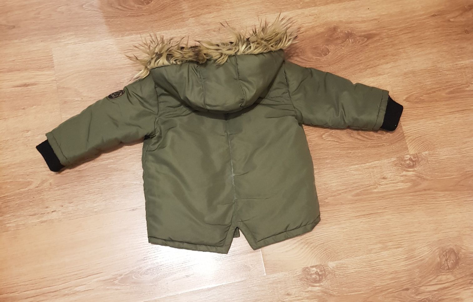 Kurtka sinsay chłopiec 80 zielona khaki futerko zima kieszenie ciepła