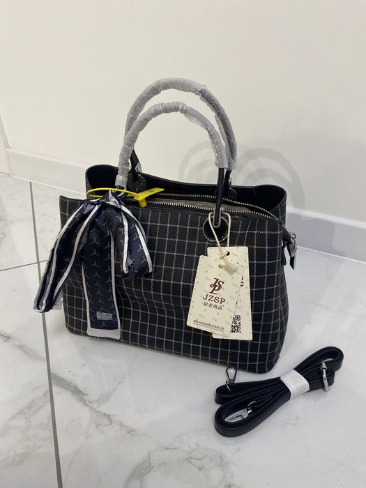 Жіноча сумка в клітинку-нова, зі змінним ремінцем