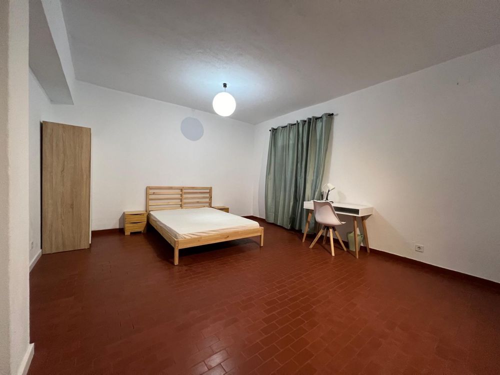 SOBREDA - M. CAPARICA, Alugo Quartos, para jovens ou estudantes